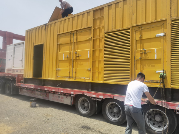 彭泽除了负载情况和发动机维护，还有哪些因素会影响 200kw 柴油发电机的油耗？